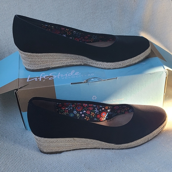 LifeStride Karma black wedges size 9.5 - Picture 2 of 7